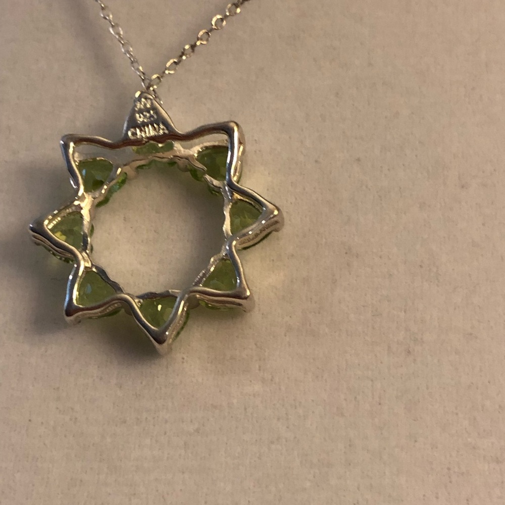 Peridot (Heart Cut) Sterling Silver with Chain - Picture 5 of 7